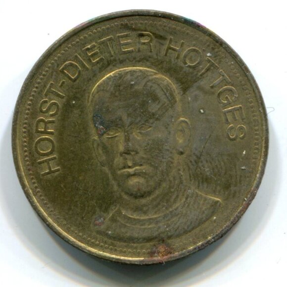 1969 SHELL Germany Horst-Dieter Hottges Football Medal (b559-17) - Picture 1 of 2